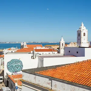 The 17 Party Hostal